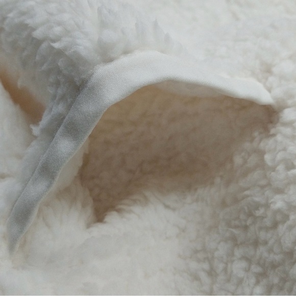 82. Wondershop Women’s NWT 2X Faux Shearling Half Zip Pullover, White - Picture 15 of 15